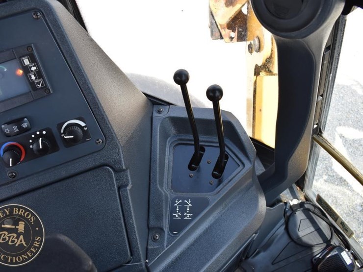 2018-deere-410l-37589-image-74