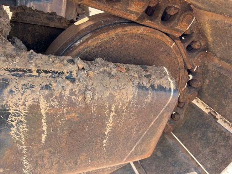 2020-caterpillar-336-image-23