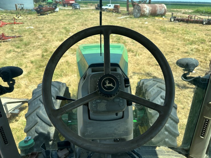 2014-john-deere-8285r-image-61