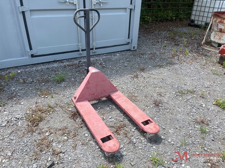 pallet-jack-image-1