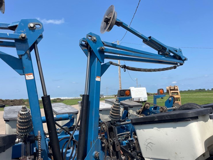 kinze-3200-image-36