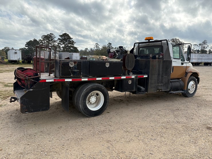 2005-international-durastar-4200-image-4