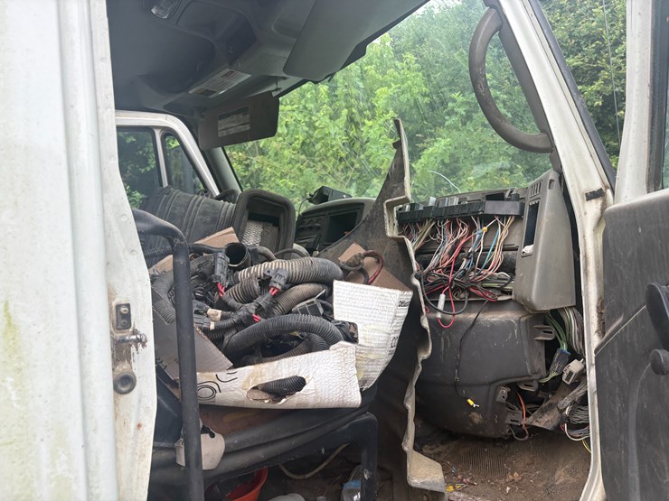 2009-international-durastar-4300-image-14