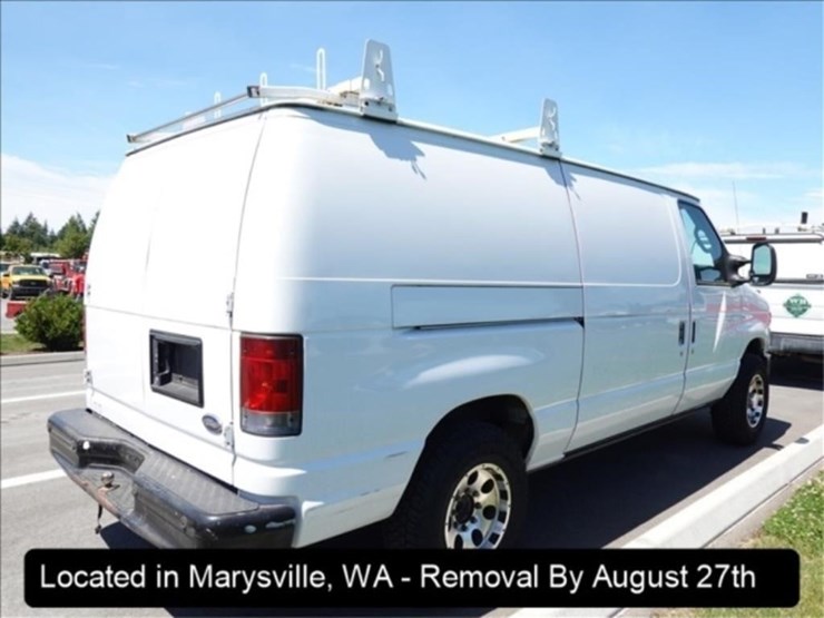 2010-ford-e150-image-9