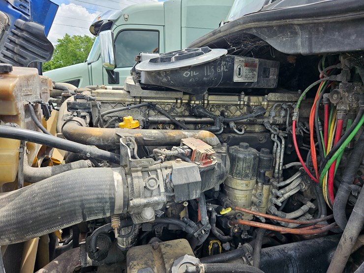 2009-freightliner-cascadia-125-image-30