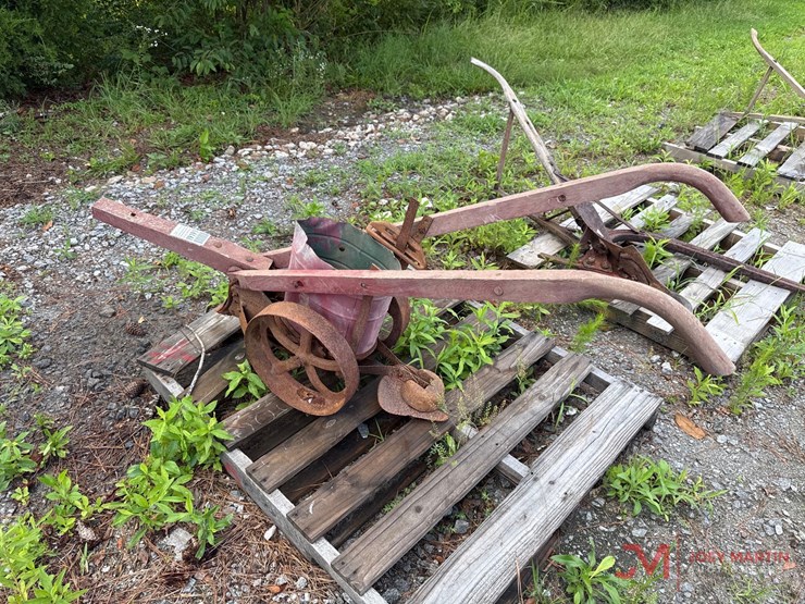 antique-seeder-image-2