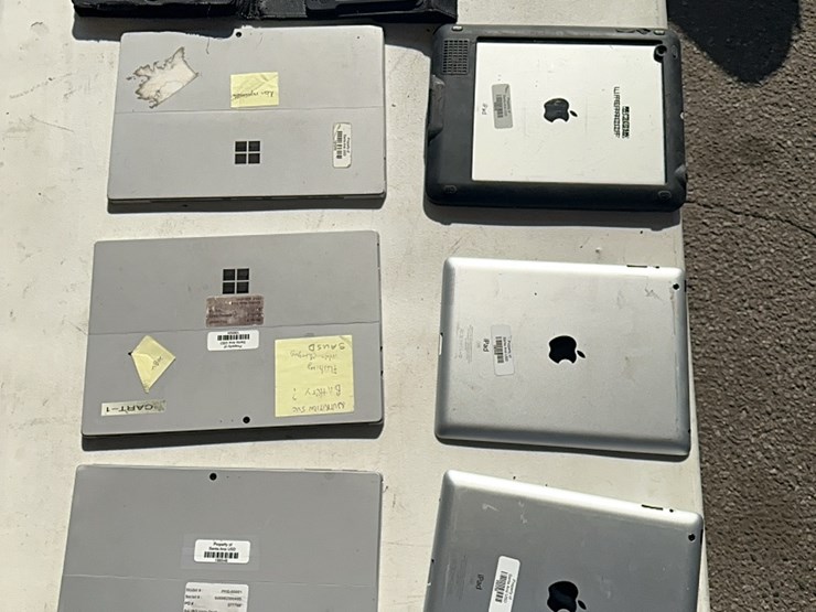 ipads-&-microsoft-surface-pro-image-3