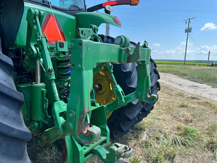 2014-john-deere-8285r-image-21