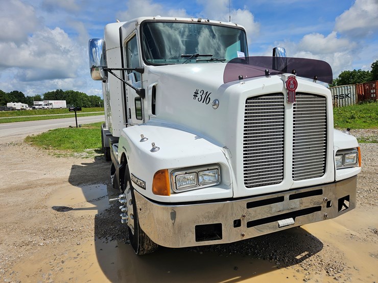 2005-kenworth-t600-image-43