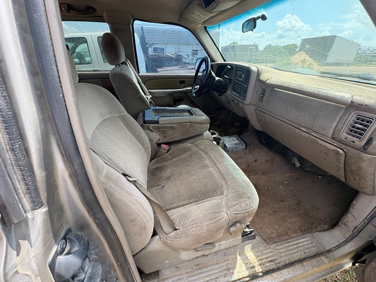 2002-chevrolet-1500-image-19