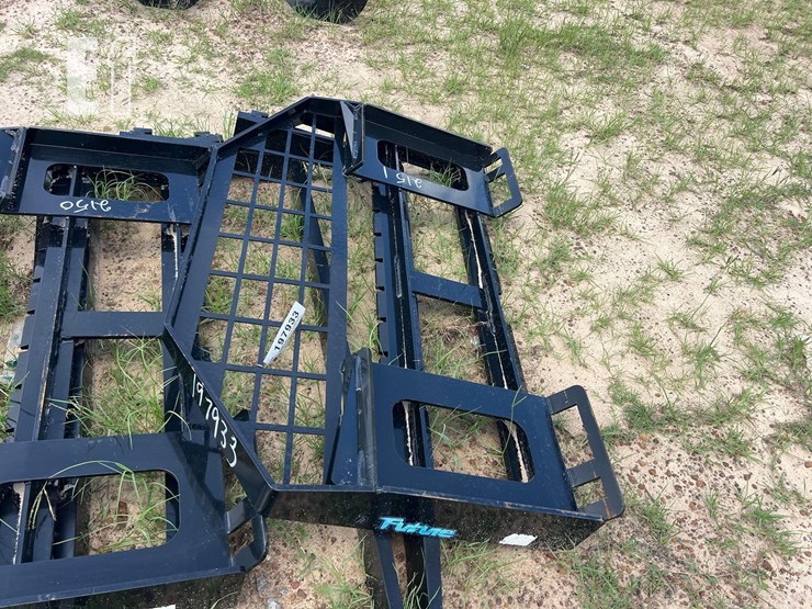 unused-future-skid-steer-pallet-forks-image-2