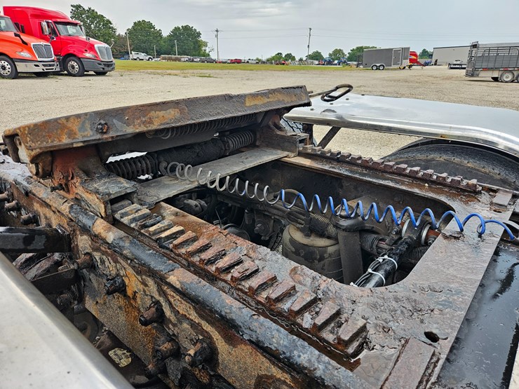 2003-peterbilt-379-image-107