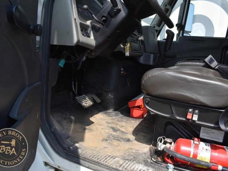 2013-international-durastar-4400-image-61