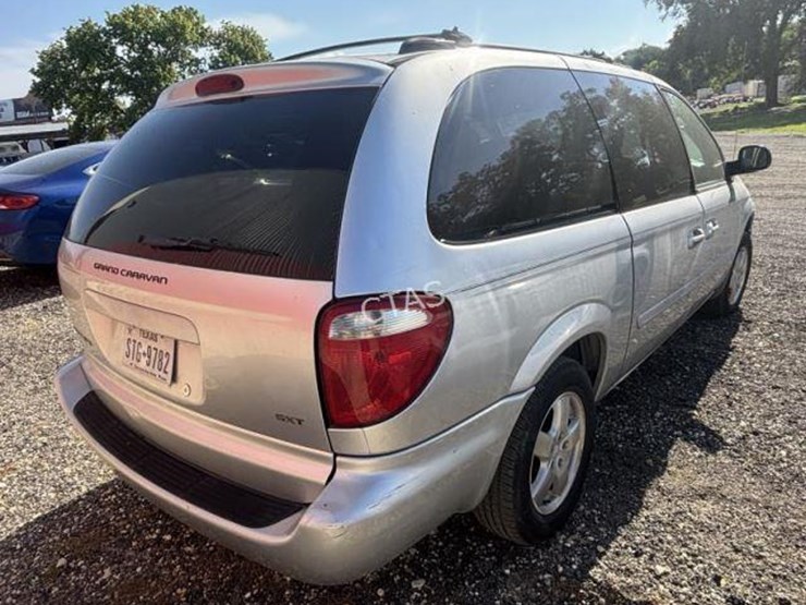 2006-dodge-grand-caravan-sxt-image-6
