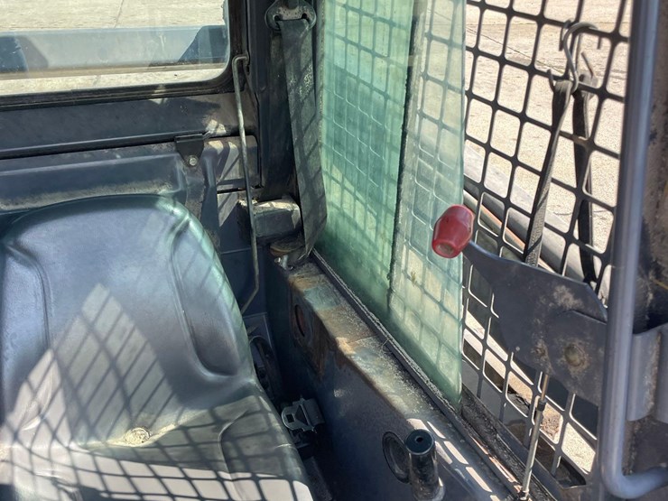 new-holland-l160-image-49