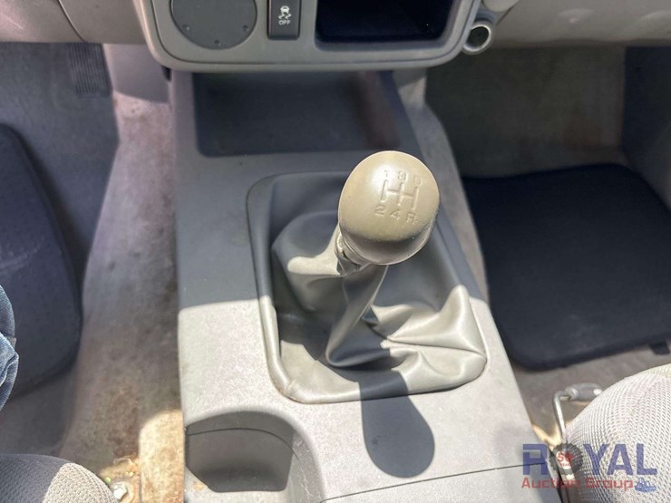 2016-nissan-frontier-image-13