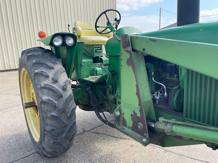 john-deere-3020-image-15