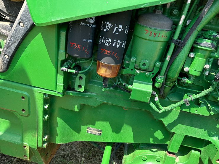 2014-john-deere-8285r-image-53