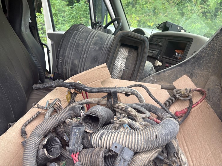 2009-international-durastar-4300-image-15