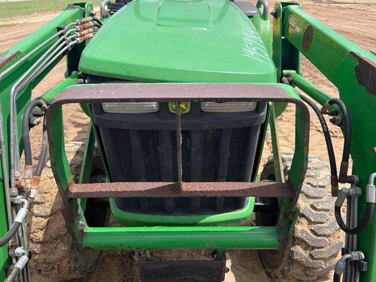 john-deere-3032e-image-11