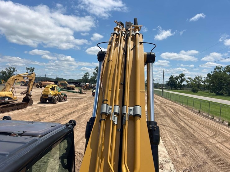 2020-caterpillar-336-image-20