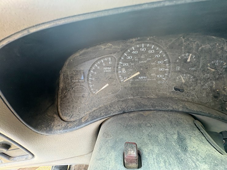 2002-chevrolet-1500-image-36