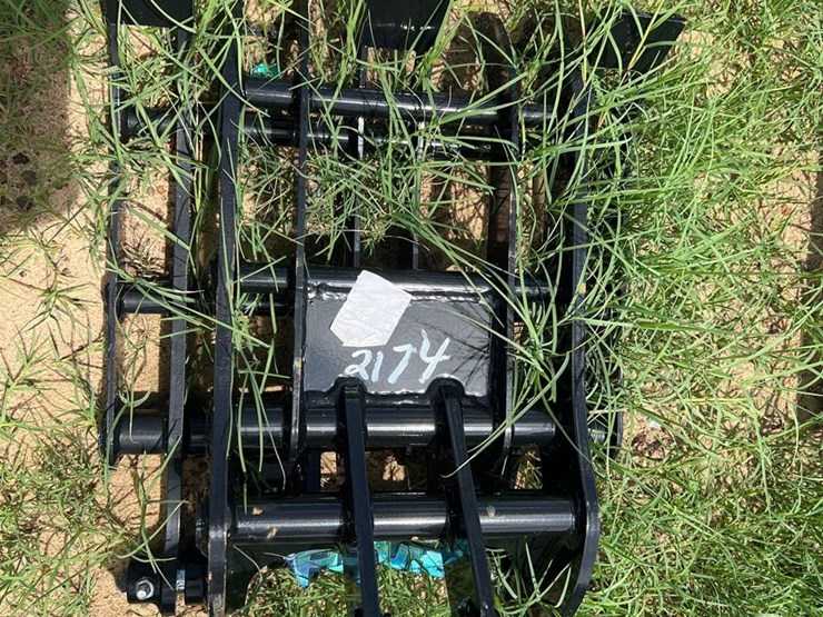 unused-future-mini-excavator-grapple-image-1