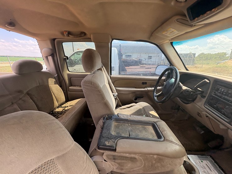 2002-chevrolet-1500-image-25