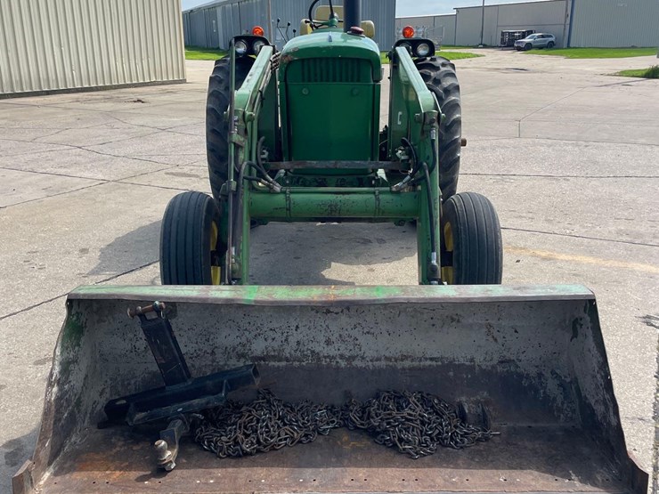 john-deere-3020-image-2
