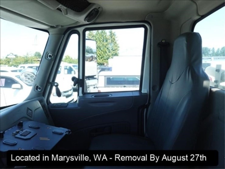 2009-international-durastar-4300-image-13