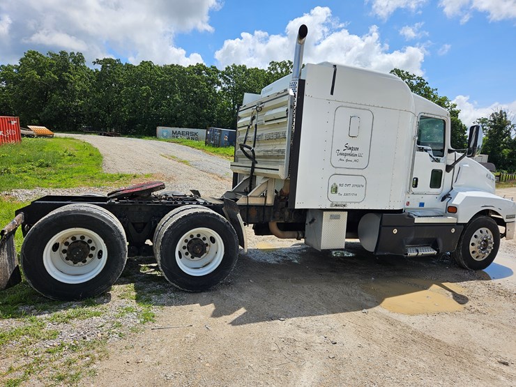 2005-kenworth-t600-image-27