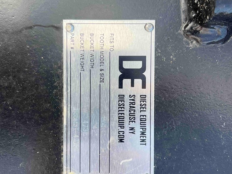 diesel-hydraulic-tilting-41"-clean-out-bucket-image-5