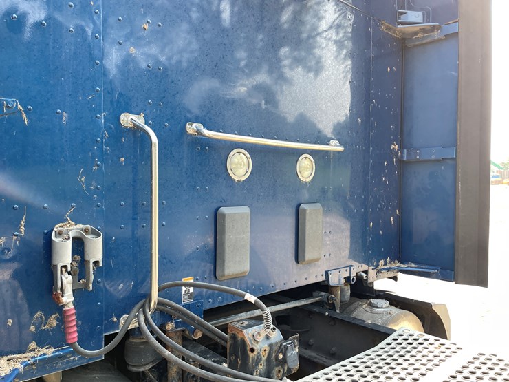 2016-kenworth-t680-image-34