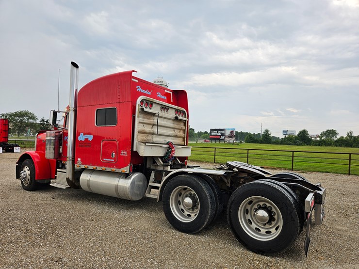 2003-peterbilt-379-image-14