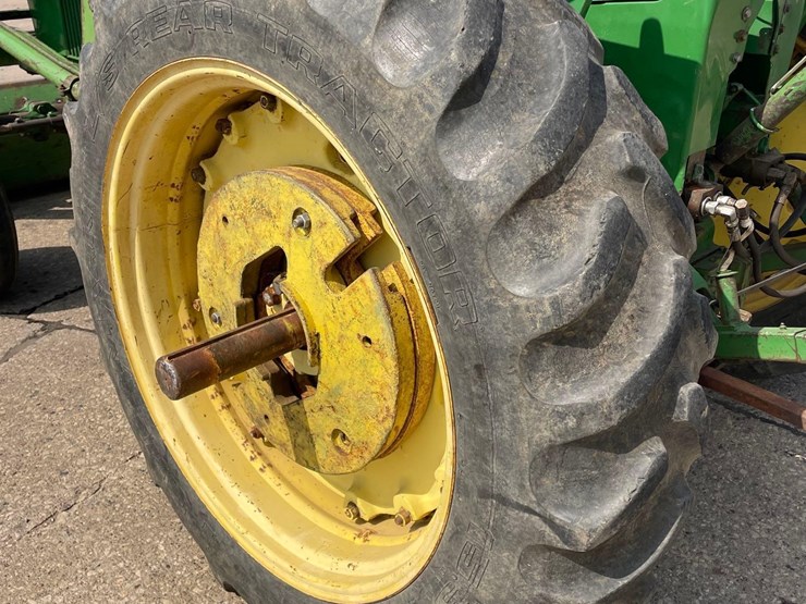 john-deere-3020-image-8