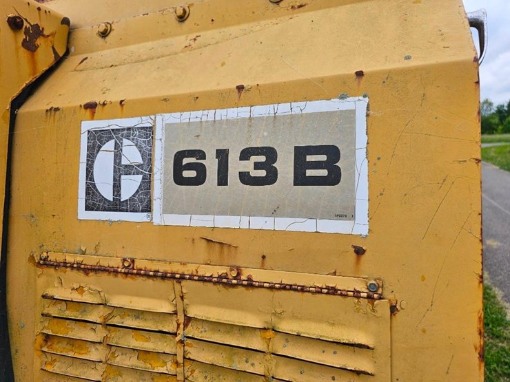 1979-caterpillar-613b-image-4
