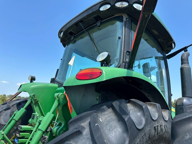 2014-john-deere-8285r-image-40