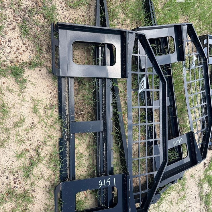 UNUSED FUTURE SKID STEER PALLET FORKS