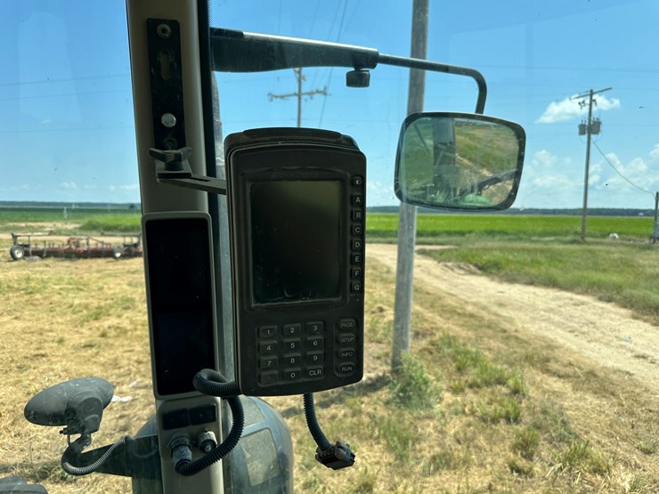 2014-john-deere-8285r-image-64