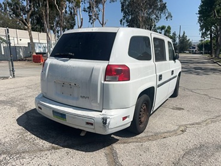 lot#--2014-mblt-mv-1-handicap-van-image-4