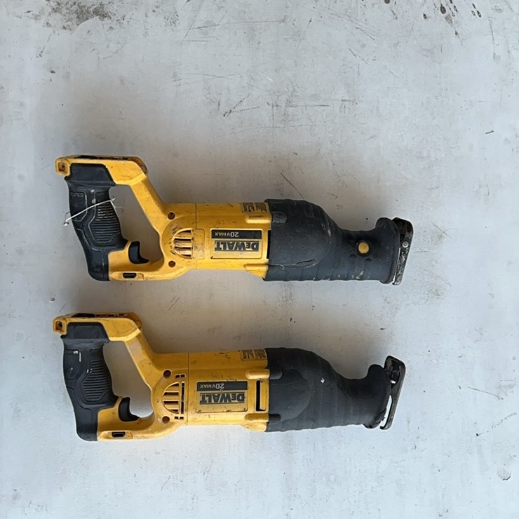 LOT#--DEWALT SAWZAL
