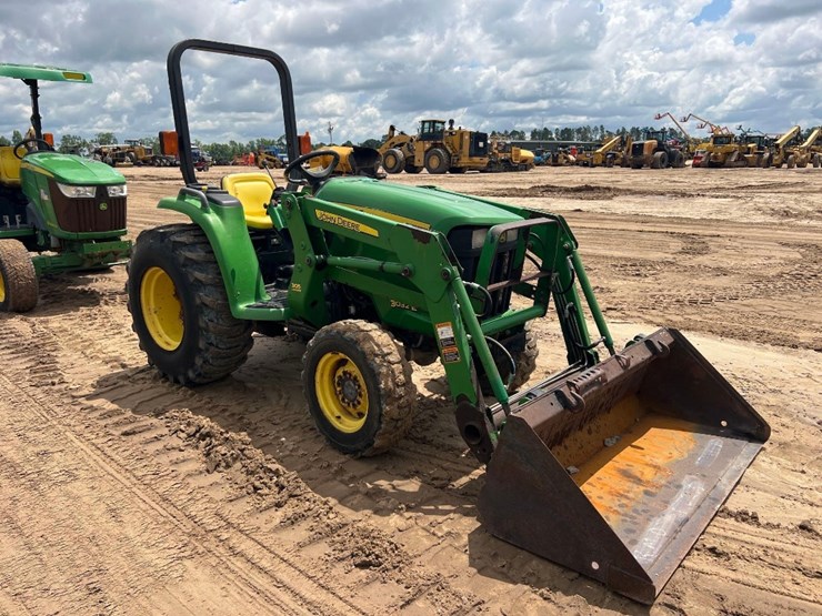 john-deere-3032e-image-6