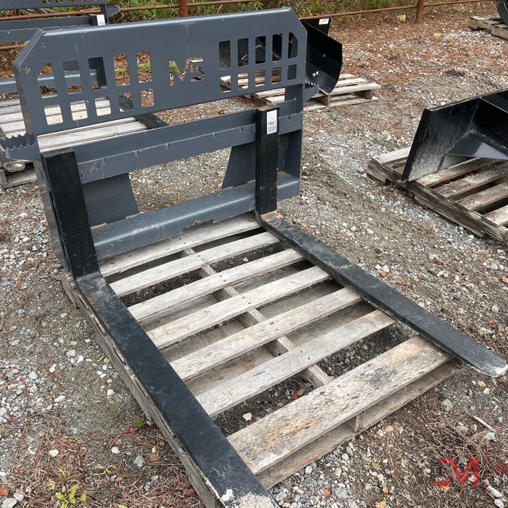 NEW M5 48" SKID STEER ATTACH PALLET FORKS