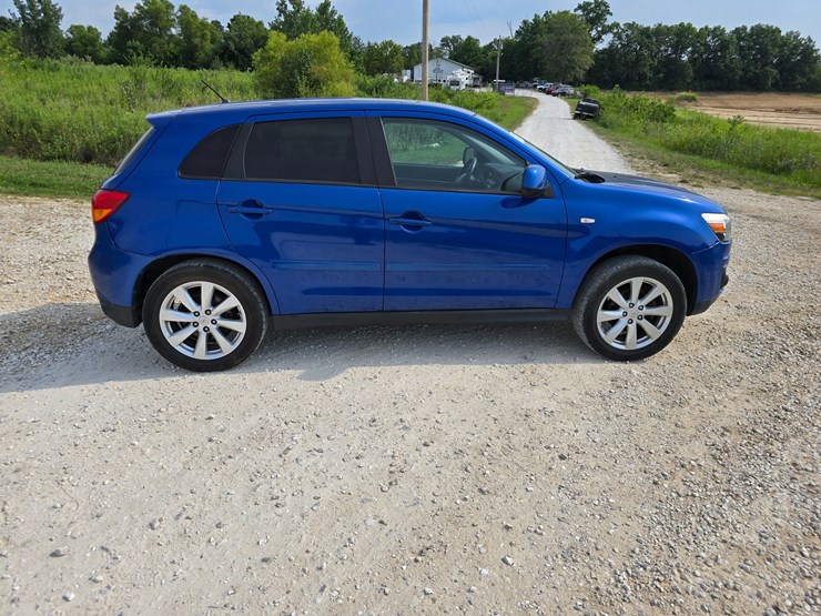 2015-mitsubishi-outlander-image-31