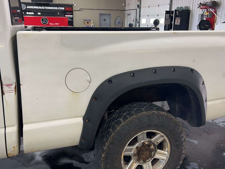 2003-dodge-ram-2500-image-32