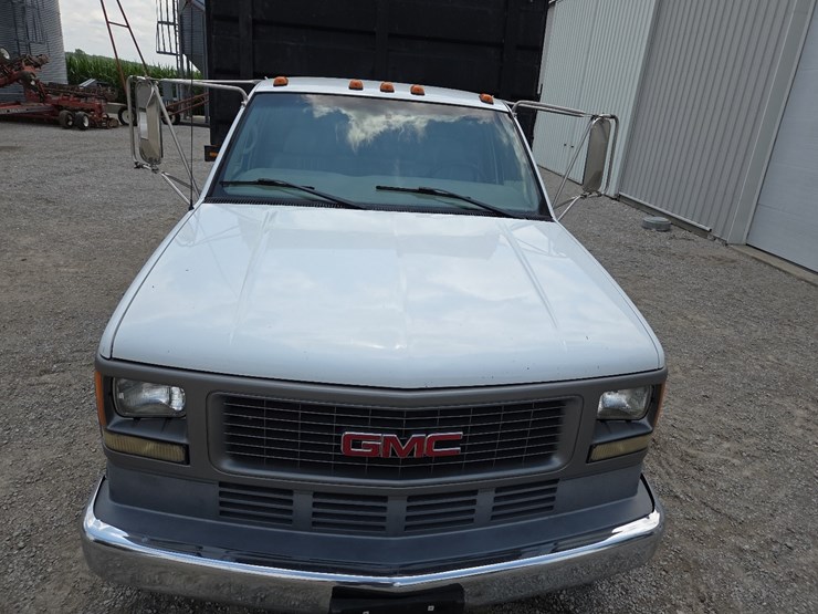2000-gmc-3500hd-image-3