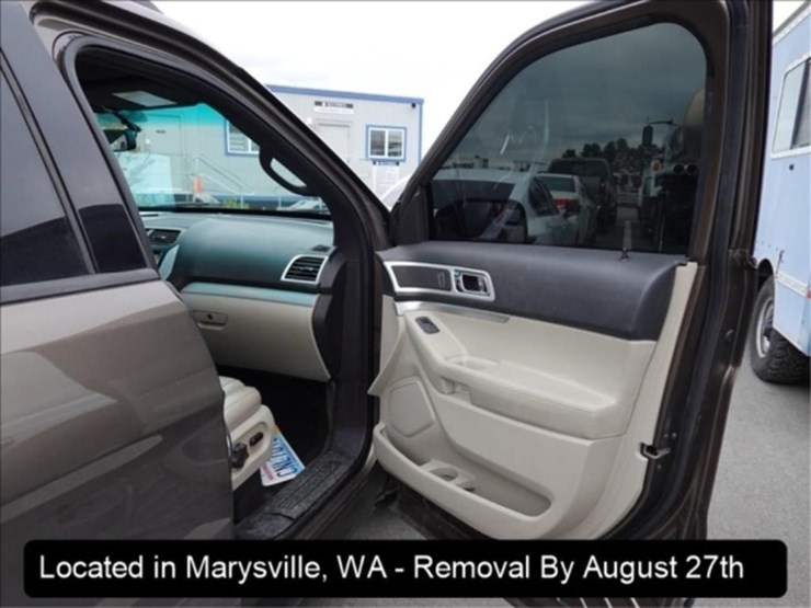 2015-ford-explorer-image-24