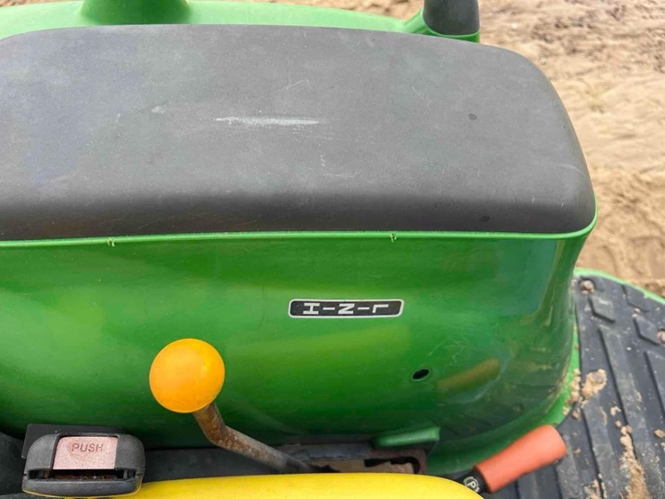 john-deere-3032e-image-28