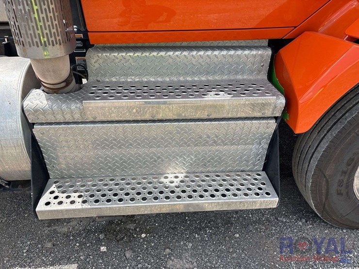 2019-kenworth-t880-image-25