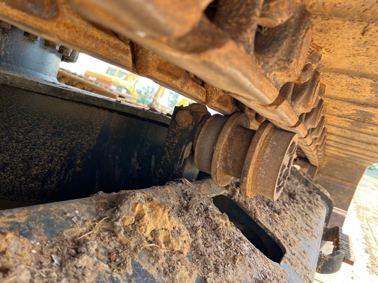 2020-caterpillar-336-image-24